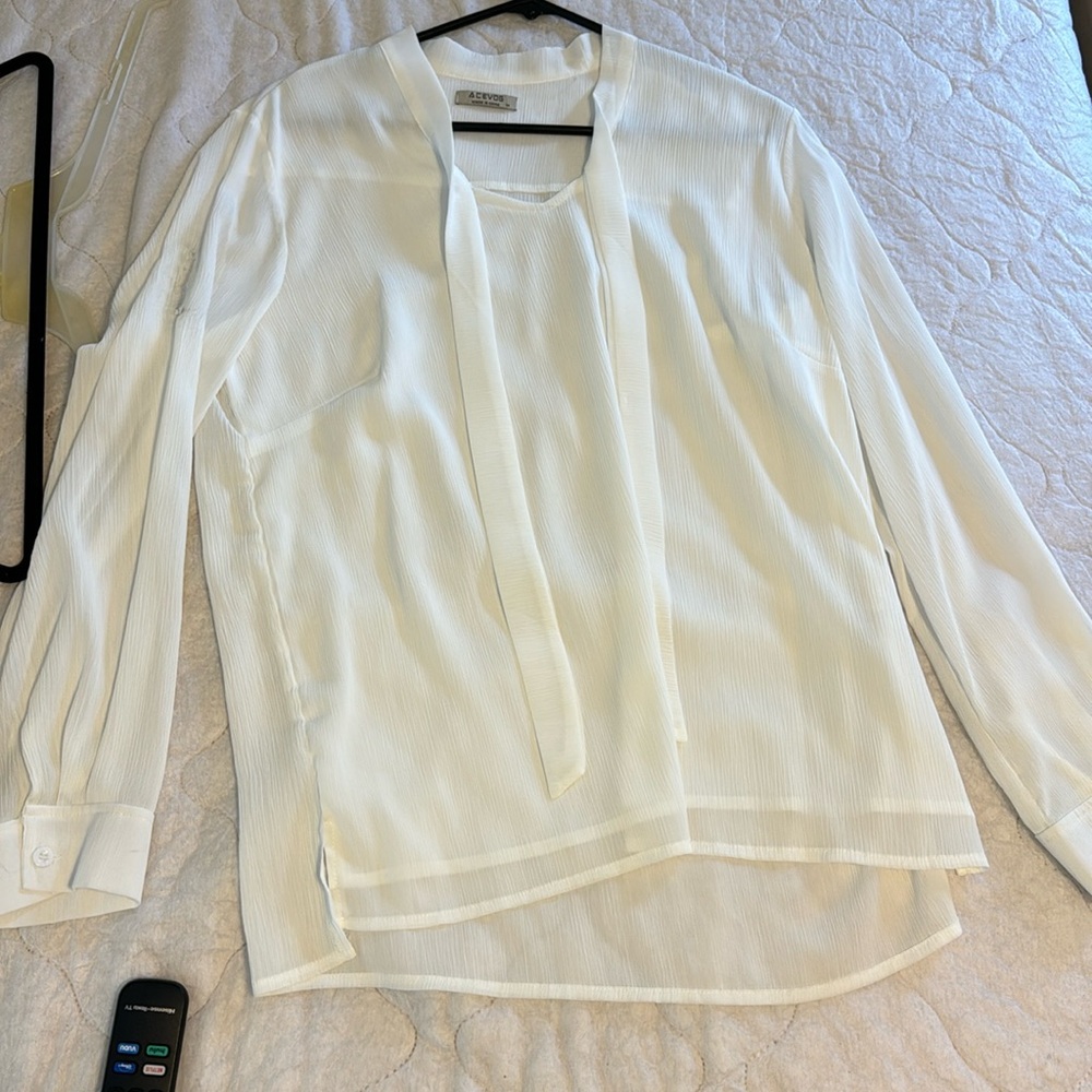 Medium sheer top